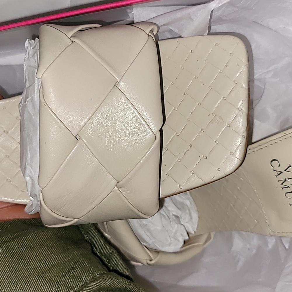 Vince Camuto Ivory Quilted Slides Sz 10 - Picture 4 of 5